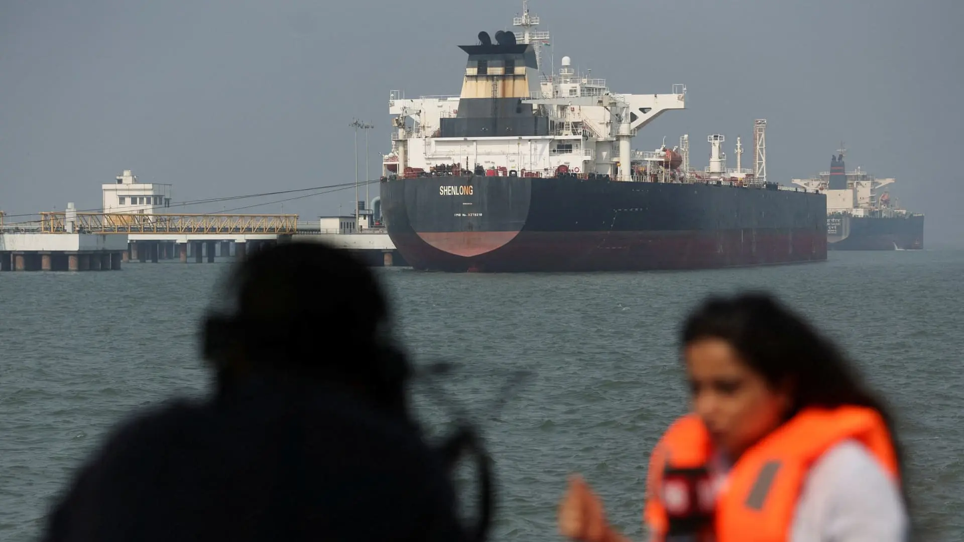 Brent Crude Tops $106 as Strait of Hormuz Closure Persists, Emergency Oil Release Fails to Stem Rally