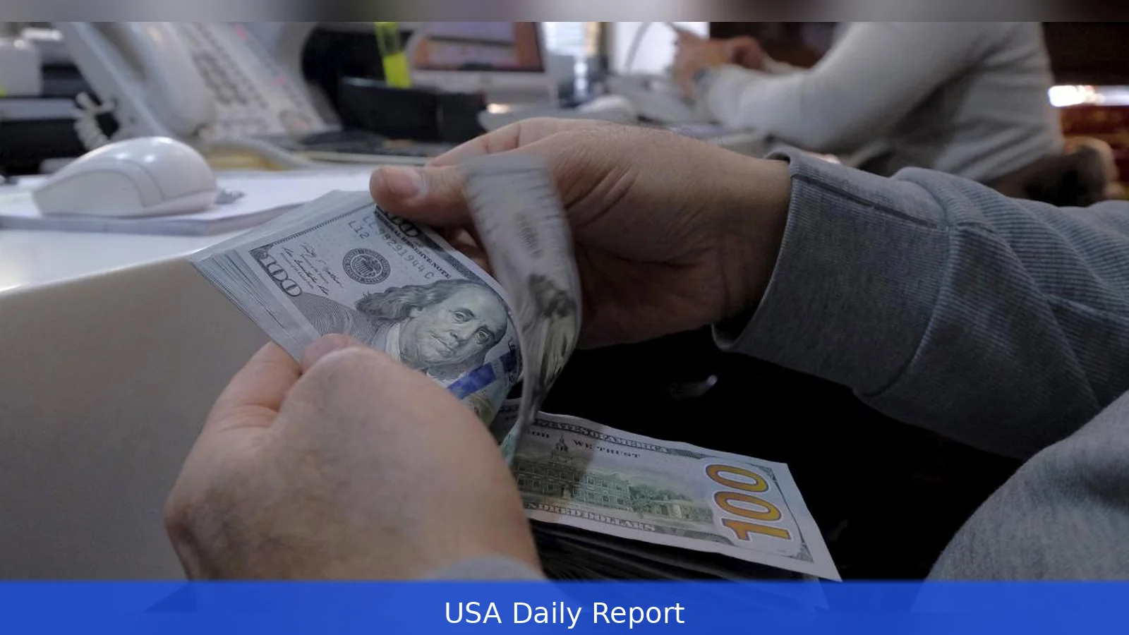 Dollar Gives Back Iran War Premium as Traders Pull Back