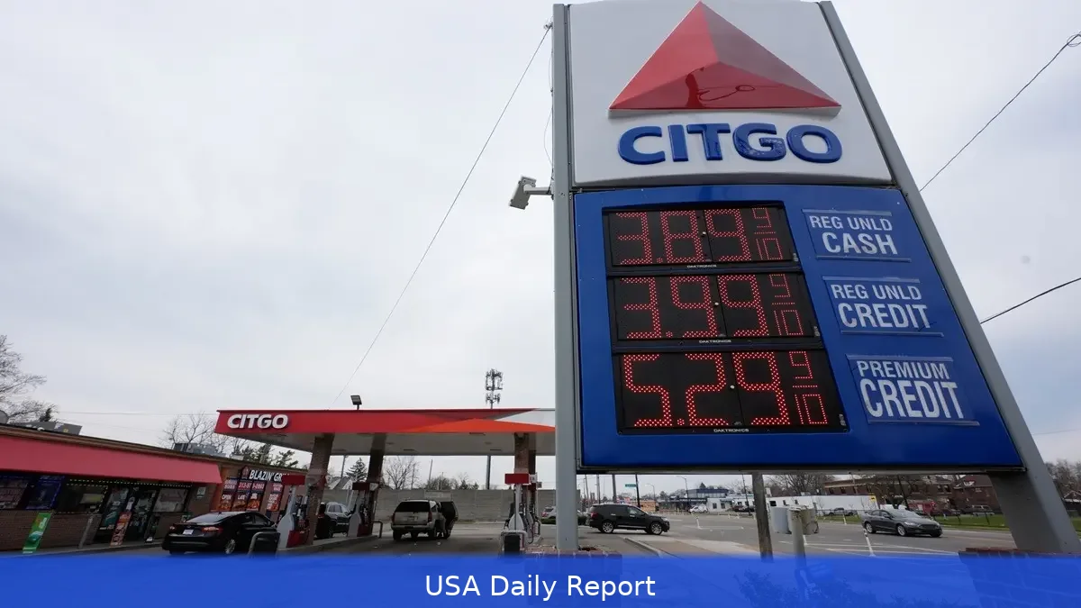 US Inflation Set to Surge as Iran War Pushes Gas Prices Past $4 a Gallon