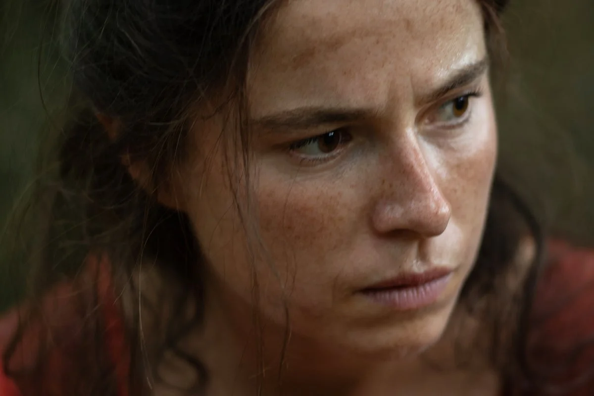 Chloé Zhao Navigates Oscar Buzz for 'Hamnet' While 'Buffy' Revival Stalls